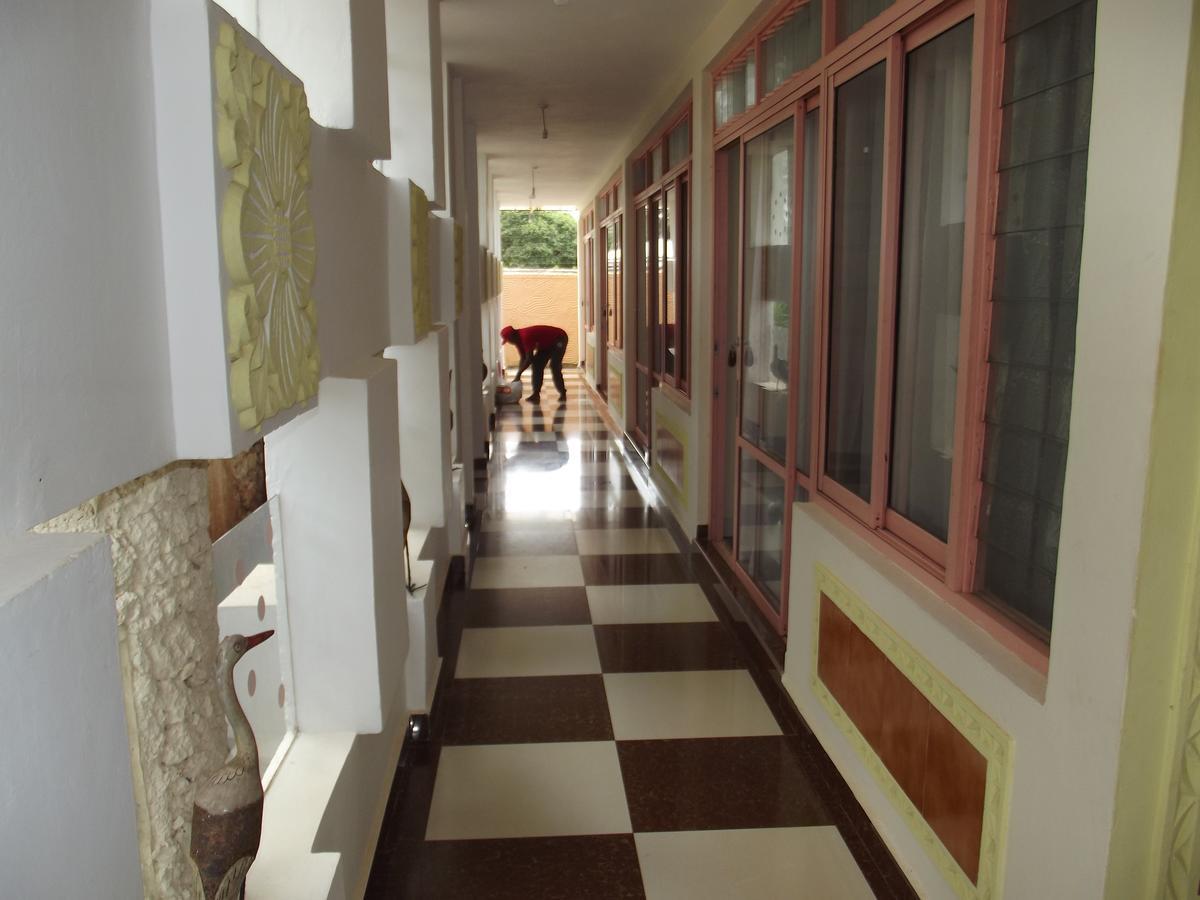 Peacock Park Hotel 乌昆达 外观 照片