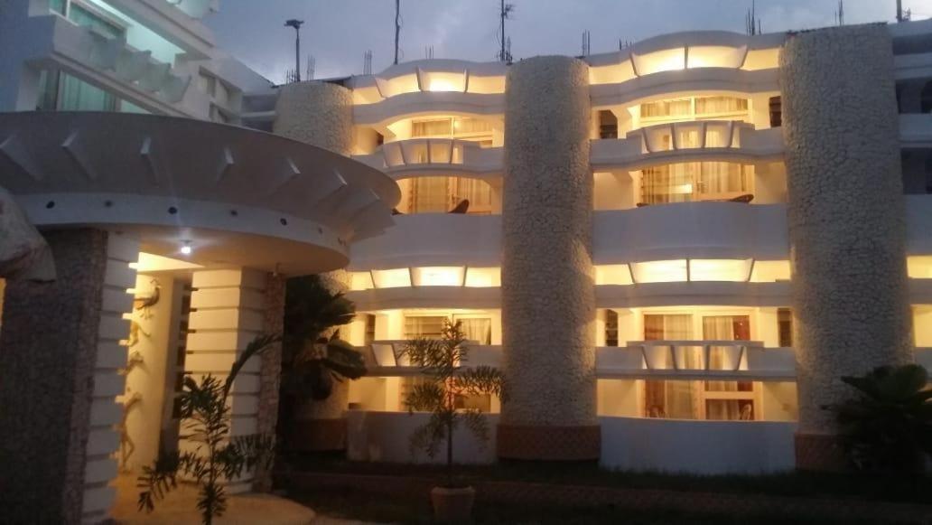 Peacock Park Hotel 乌昆达 外观 照片