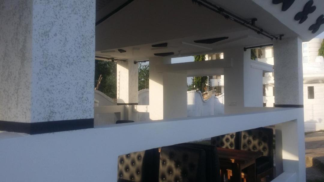 Peacock Park Hotel 乌昆达 外观 照片
